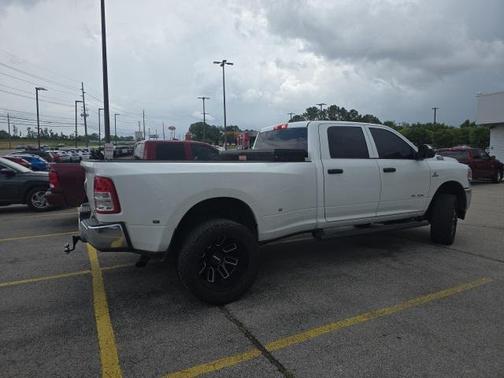 2021 RAM 3500 Tradesman Crew Cab 4x4 8' Box