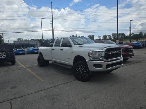 2021 RAM 3500 Tradesman Crew Cab 4x4 8' Box