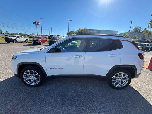 2024 Jeep Compass Latitude Lux