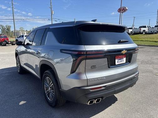 2024 Chevrolet Traverse LS