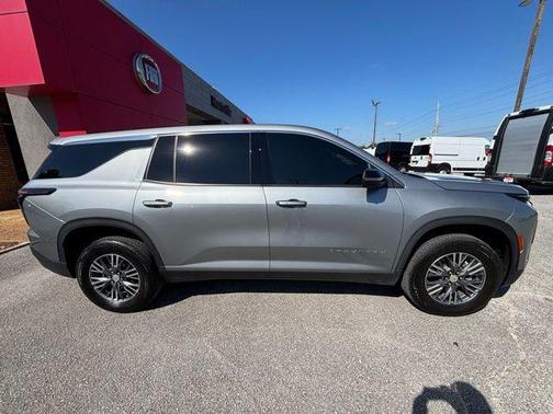 2024 Chevrolet Traverse LS