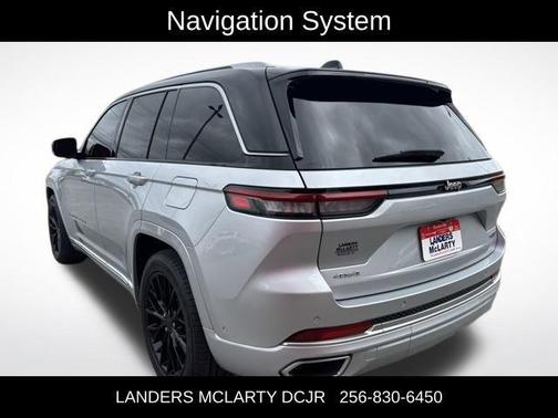 2022 Jeep Grand Cherokee Summit