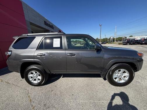2023 Toyota 4Runner SR5