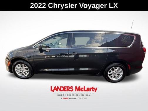 2022 Chrysler Voyager LX