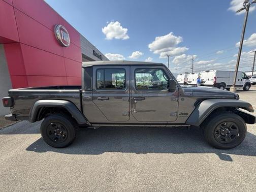 2025 Jeep Gladiator Sport