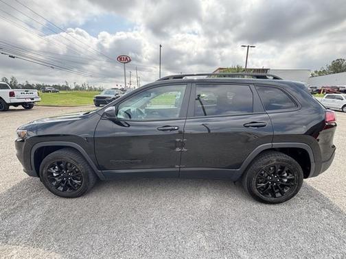 2023 Jeep Cherokee Altitude