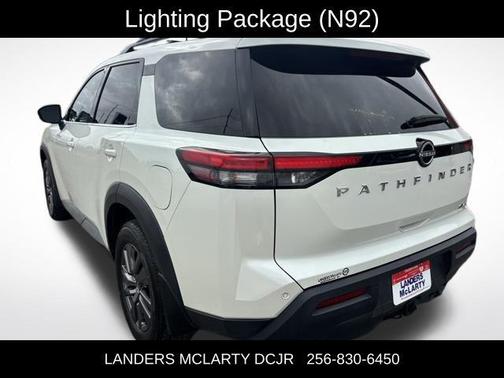 2023 Nissan Pathfinder SV FWD