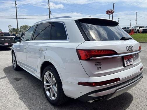 2025 Audi Q7 45 Premium