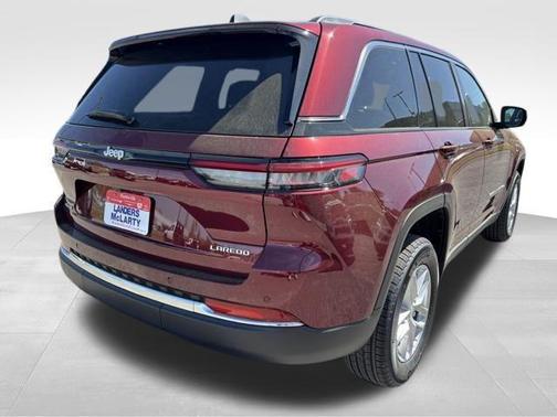 2026 Jeep Grand Cherokee Laredo