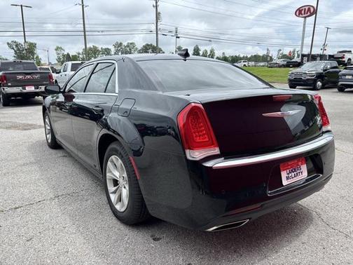 2023 Chrysler 300 Touring