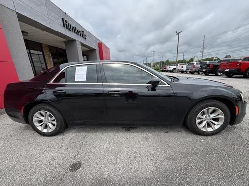 2023 Chrysler 300 Touring