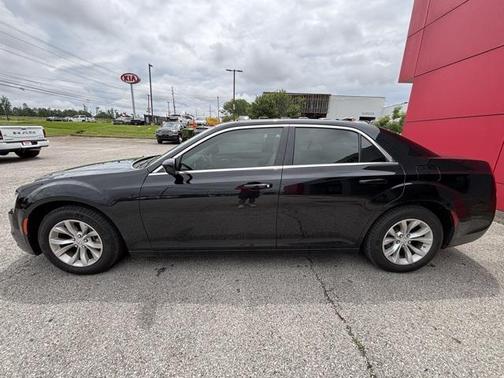 2023 Chrysler 300 Touring