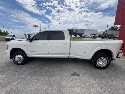 2024 RAM 3500 Limited Crew Cab 4x4 8' Box
