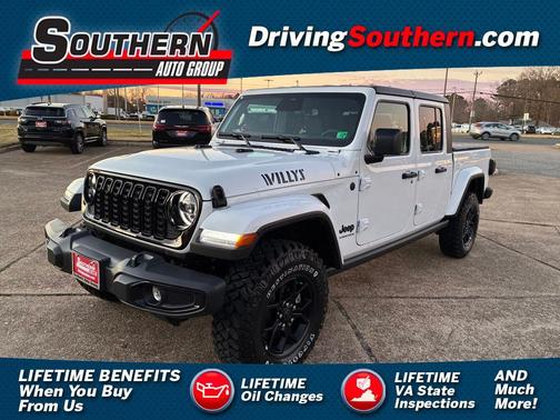 Bright White Clearcoat 2026 Jeep Gladiator Willys 4x4