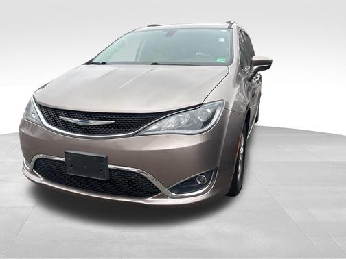 Molten Silver 2018 Chrysler Pacifica Touring-L