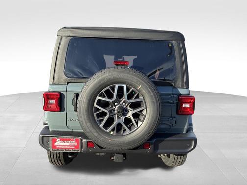 2026 Jeep Wrangler 4-Door Sahara 4x4