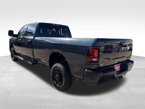 2026 RAM 2500 Tradesman Crew Cab 4x4 8' Box