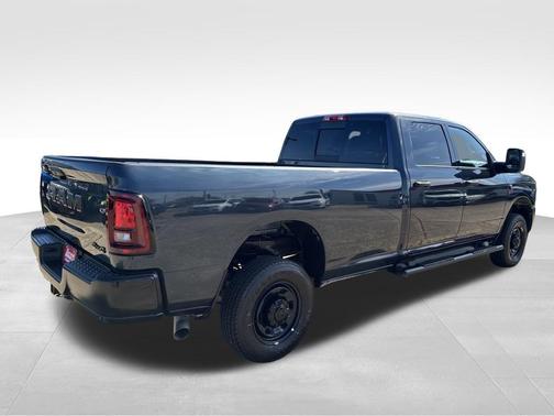 2026 RAM 2500 Tradesman Crew Cab 4x4 8' Box