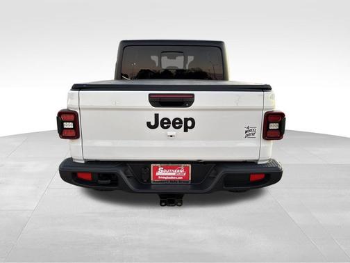 2026 Jeep Gladiator Willys 4x4