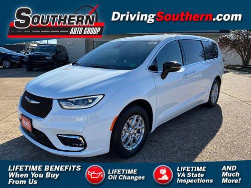 Bright White Clearcoat 2026 Chrysler Pacifica L