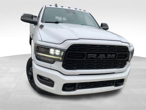 2022 RAM 3500 Limited Crew Cab 4x4 8' Box