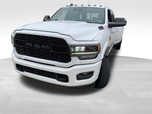 2022 RAM 3500 Limited Crew Cab 4x4 8' Box
