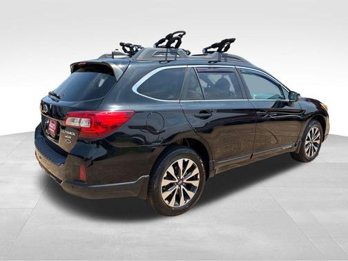 Crystal Black Silica 2017 Subaru Outback 3.6R Limited