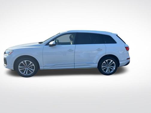 Carrara White 2025 Audi Q7 55 Premium Plus