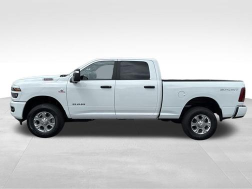 2025 RAM 2500 Big Horn Crew Cab 4x4 6'4' Box