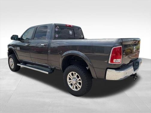 2018 RAM 2500 Laramie Crew Cab 4x4 6'4' Box
