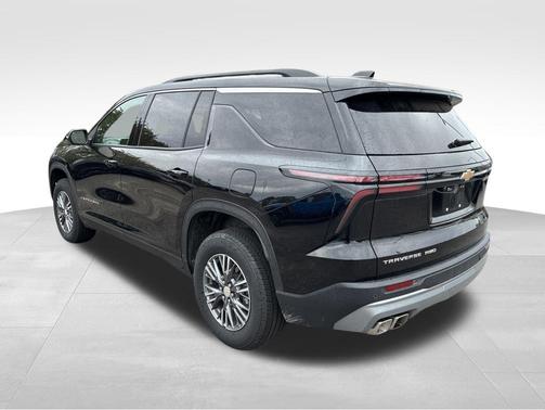 Mosaic Black Metallic 2026 Chevrolet Traverse LT