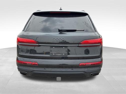 2025 Audi Q7 45 Premium Plus