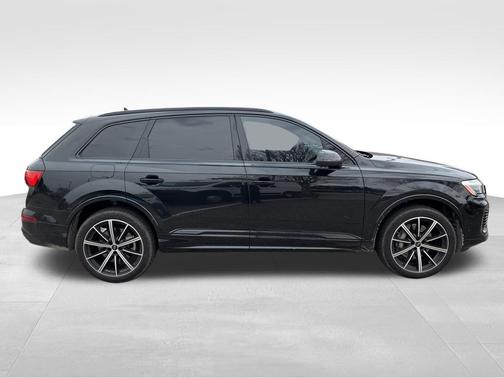 2025 Audi Q7 45 Premium Plus