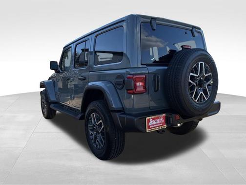 2026 Jeep Wrangler 4-Door Sahara 4x4
