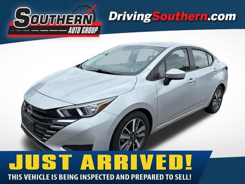 Brilliant Silver Metallic 2023 Nissan Versa 1.6 SV