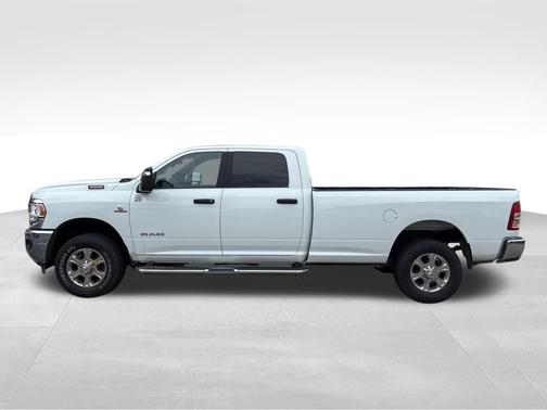 2024 RAM 3500 Big Horn Crew Cab 4x4 8' Box