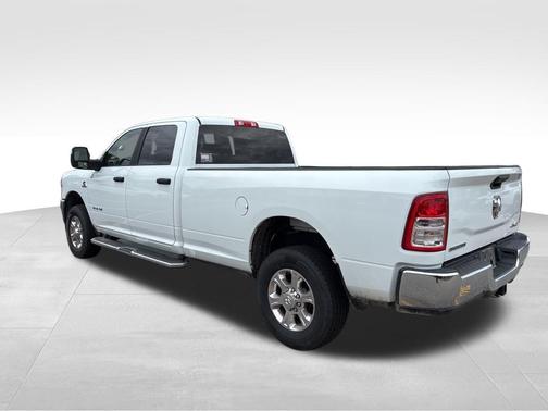 2024 RAM 3500 Big Horn Crew Cab 4x4 8' Box