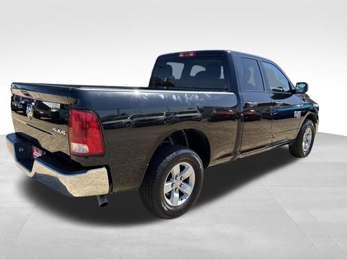Diamond Black Crystal Pearlcoat 2024 RAM 1500 Classic SLT