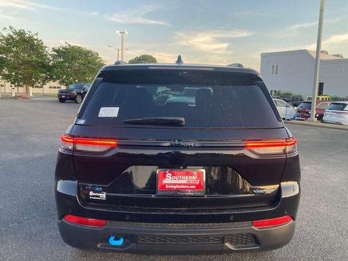 Diamond Black Crystal Pearlcoat 2024 Jeep Grand Cherokee 4xe Trailhawk