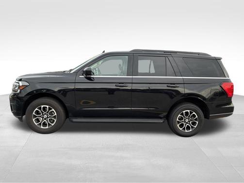 Black Metallic 2024 Ford Expedition XLT