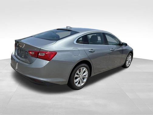 Sterling Gray Metallic 2024 Chevrolet Malibu FWD 1LT