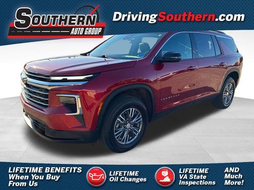 Radiant Red Tintcoat 2026 Chevrolet Traverse LT