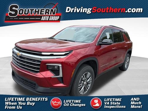 Radiant Red Tintcoat 2026 Chevrolet Traverse LT