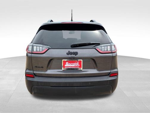 Granite Crystal Metallic Clearcoat 2021 Jeep Cherokee Altitude