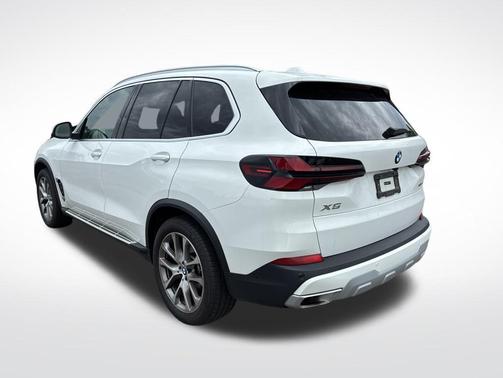 Alpine White 2026 BMW X5 xDrive40i