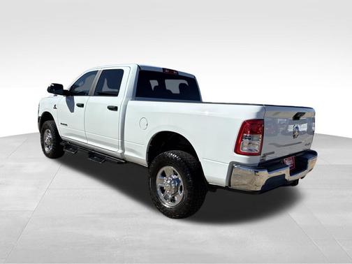 2022 RAM 2500 Big Horn Crew Cab 4x4 6'4' Box