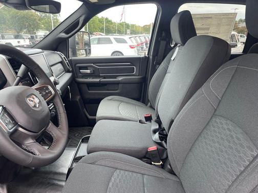 2026 RAM 2500 Big Horn Crew Cab 4x4 6'4' Box