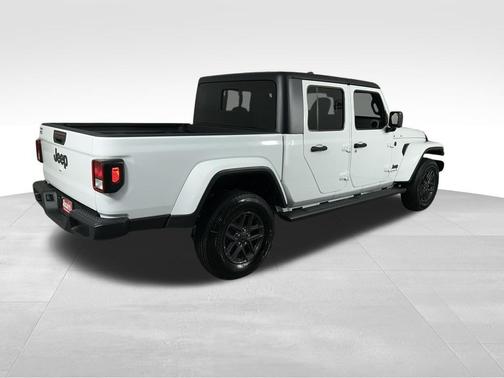 2024 Jeep Gladiator Sport S