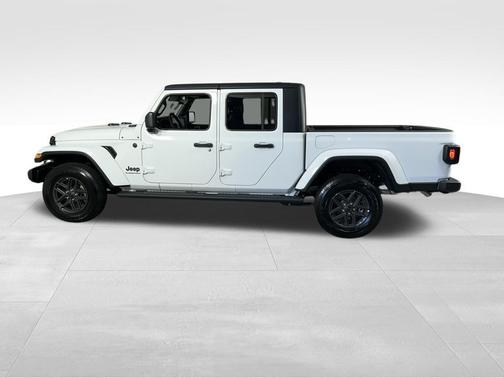 2024 Jeep Gladiator Sport S