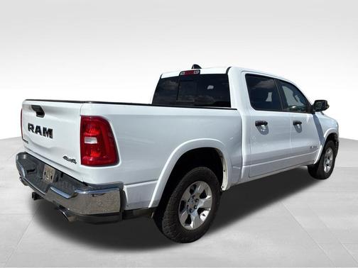 Bright White Clearcoat 2025 RAM 1500 Big Horn/Lone Star